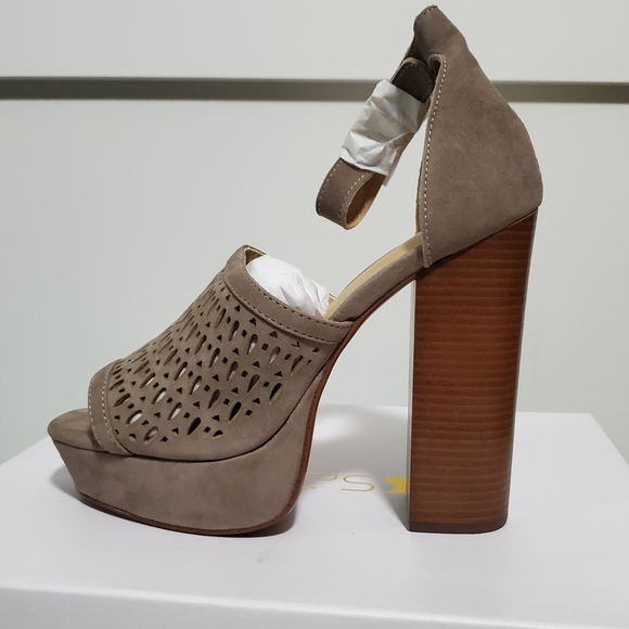 NWT! Joe's Jeans Lorne platform sandals - Picture 6 of 11